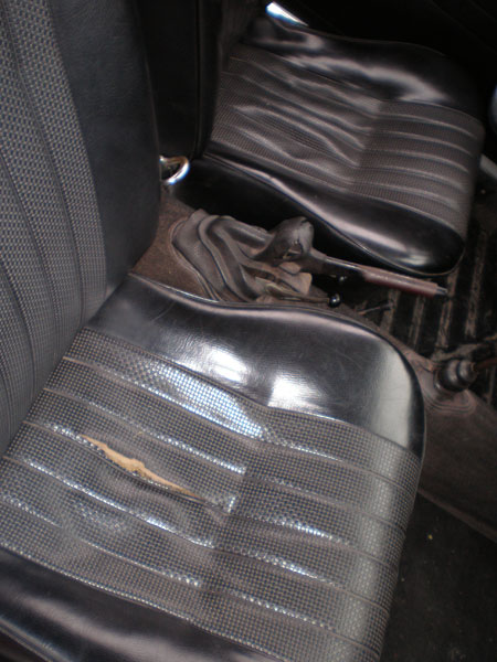 Fauteuil troué Kg4